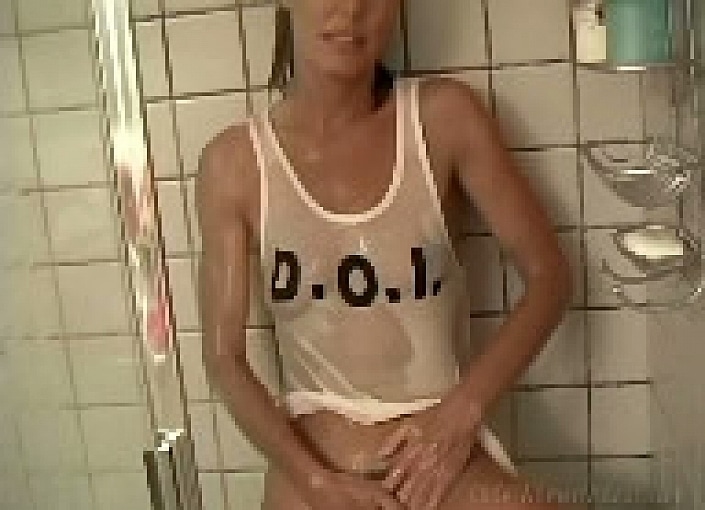 Glenda in Her Wet T\-Shirt