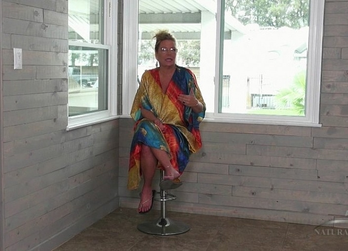 Karen Summer Is a Hairy Mature Porn Babe