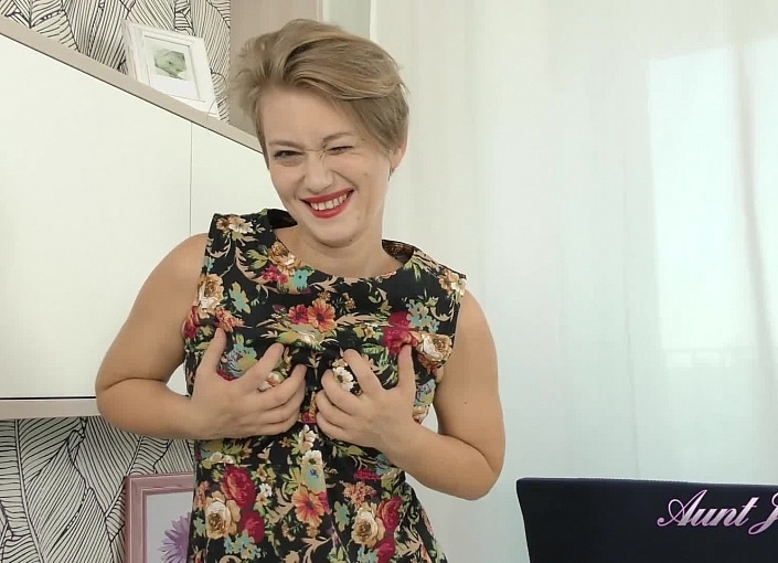 Yulenka Fishnets & Vibrator