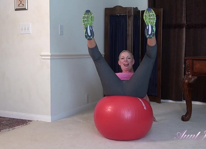 Liz Works Up a Sweat for You and Masturbates